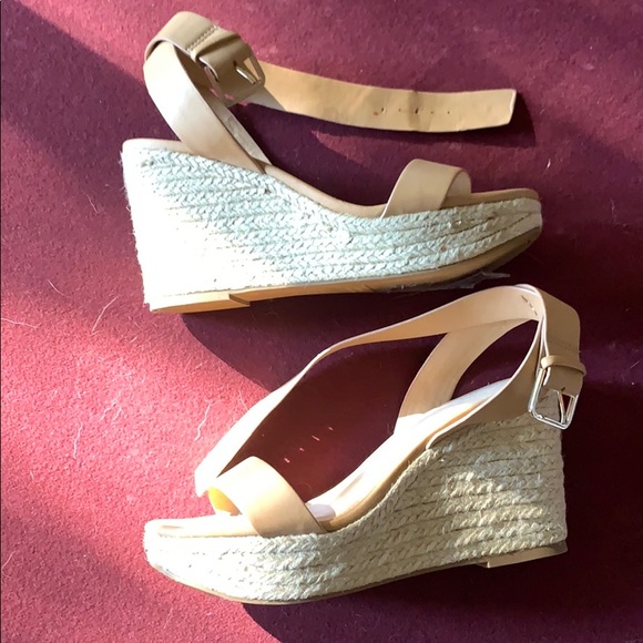 Heels - Picture 2 of 3